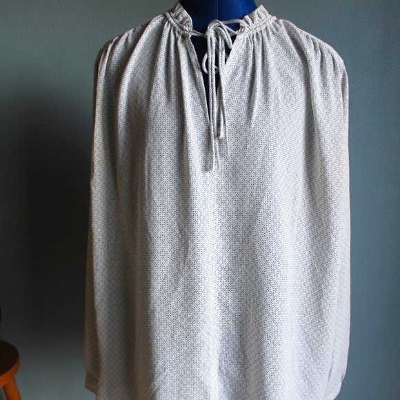 Ann Taylor Tops - Ann Taylor Factory Women's White With Navy Pattern Tie Neck Long Sleeve Blouse ~